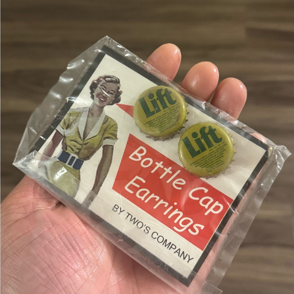 Vintage Collectible Lift Bottle Cap Earrings